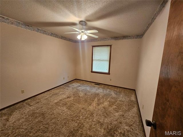 2 Rainbow Circle, Montgomery City, MO 63361