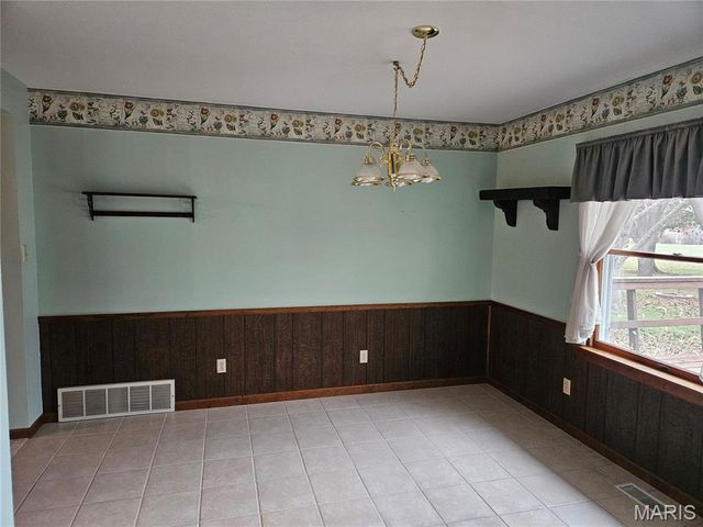 2 Rainbow Circle, Montgomery City, MO 63361