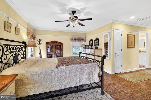 32 KINGSLEY ROAD, Kendall Park, NJ 08824