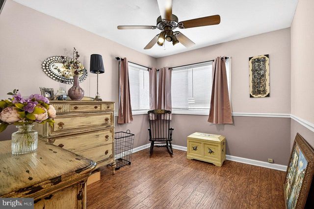 32 KINGSLEY ROAD, Kendall Park, NJ 08824