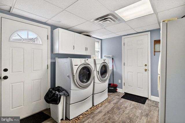 32 KINGSLEY ROAD, Kendall Park, NJ 08824