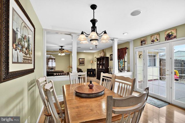 32 KINGSLEY ROAD, Kendall Park, NJ 08824