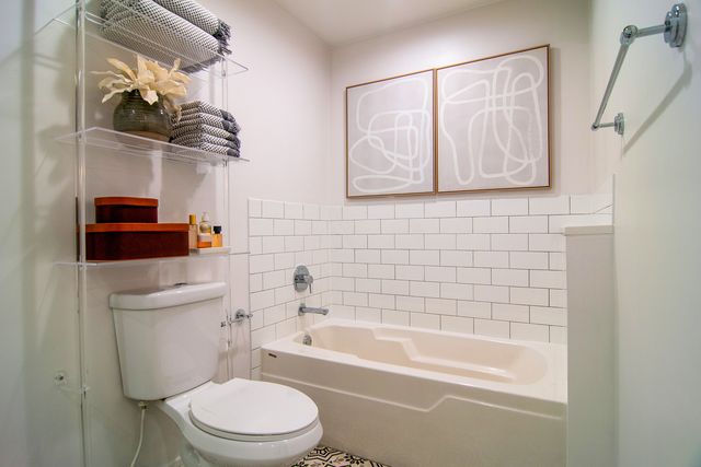 420 W Ontario Street 305, Chicago, IL 60654