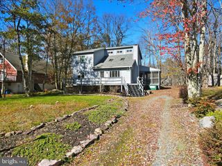 255 TROUT CREEK DR, Pocono Lake, PA 18347