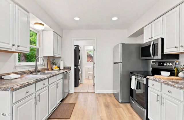 300 Trimble Avenue, Cary, NC 27511