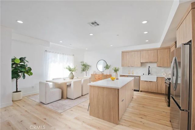 542 N Serrano Avenue, Los Angeles, CA 90004