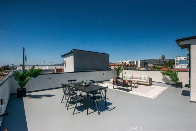 542 N Serrano Avenue, Los Angeles, CA 90004