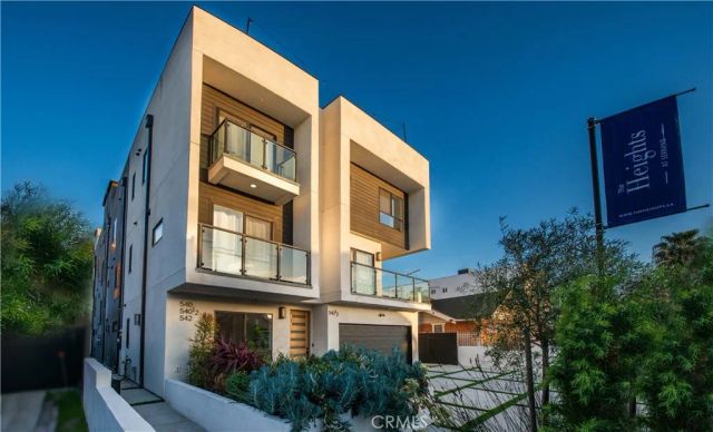 542 N Serrano Avenue, Los Angeles, CA 90004