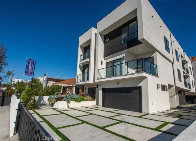 542 N Serrano Avenue, Los Angeles, CA 90004