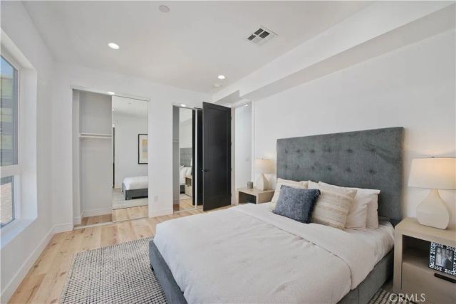 542 N Serrano Avenue, Los Angeles, CA 90004
