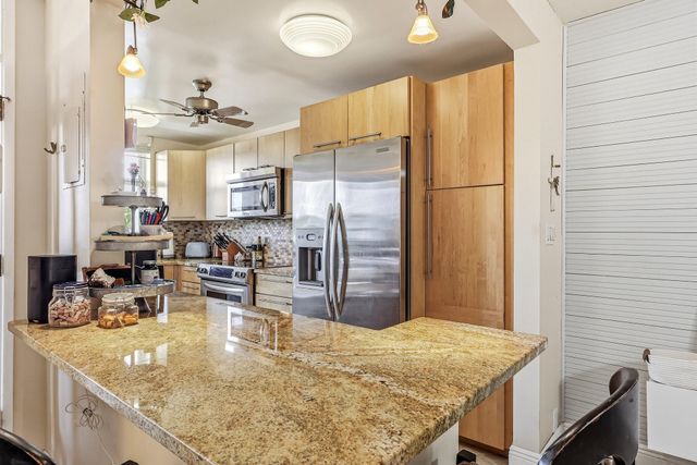 109 Paradise Harbour Boulevard 203, North Palm Beach, FL 33408
