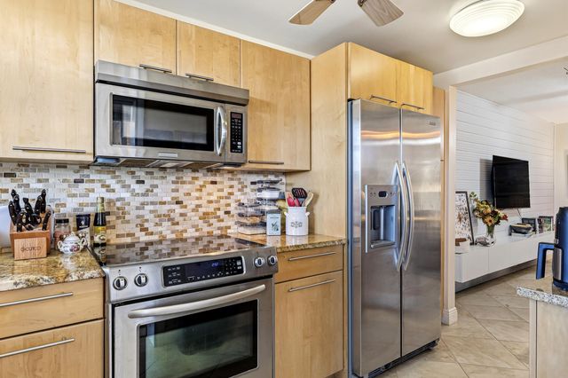 109 Paradise Harbour Boulevard 203, North Palm Beach, FL 33408