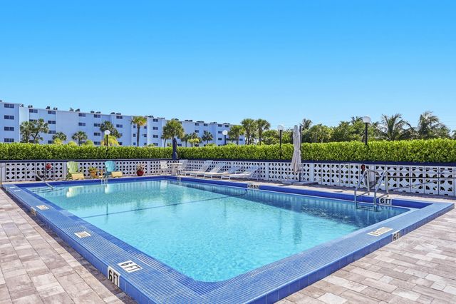 109 Paradise Harbour Boulevard 203, North Palm Beach, FL 33408