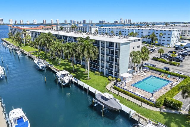 109 Paradise Harbour Boulevard 203, North Palm Beach, FL 33408