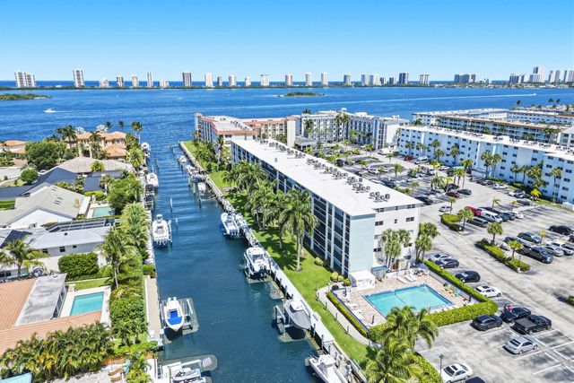 109 Paradise Harbour Boulevard 203, North Palm Beach, FL 33408