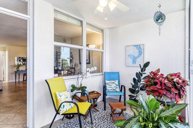 109 Paradise Harbour Boulevard 203, North Palm Beach, FL 33408