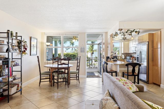 109 Paradise Harbour Boulevard 203, North Palm Beach, FL 33408