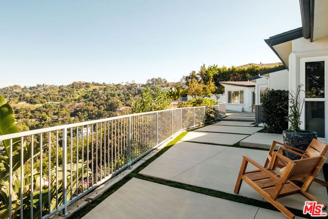 14652 Deervale Place, Sherman Oaks, CA 91403