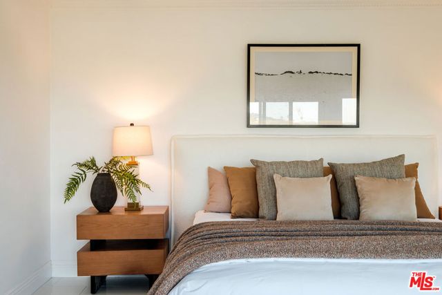 14652 Deervale Place, Sherman Oaks, CA 91403