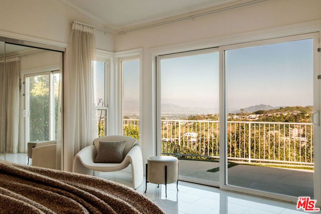 14652 Deervale Place, Sherman Oaks, CA 91403