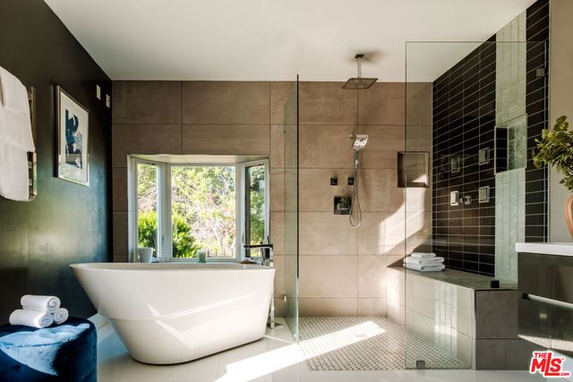 14652 Deervale Place, Sherman Oaks, CA 91403