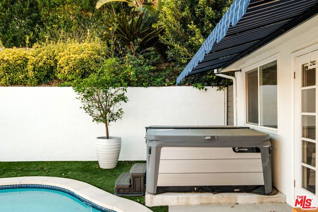 14652 Deervale Place, Sherman Oaks, CA 91403