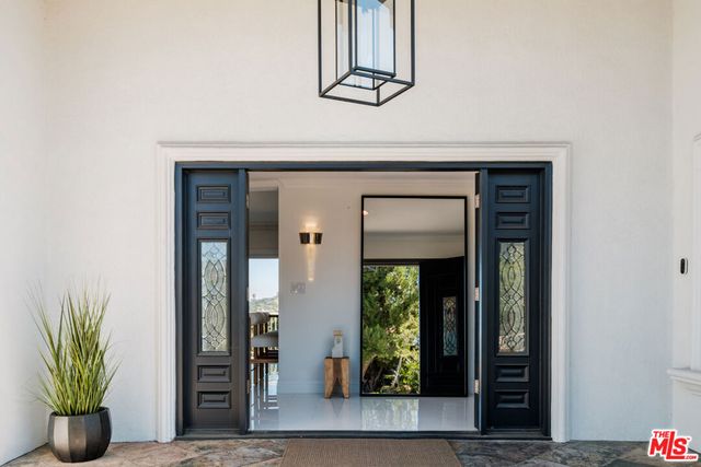 14652 Deervale Place, Sherman Oaks, CA 91403