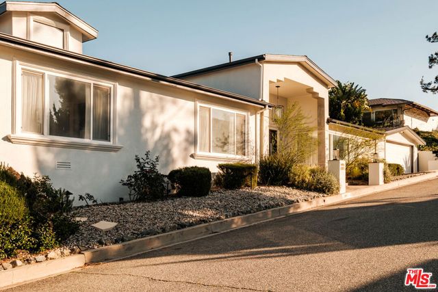 14652 Deervale Place, Sherman Oaks, CA 91403