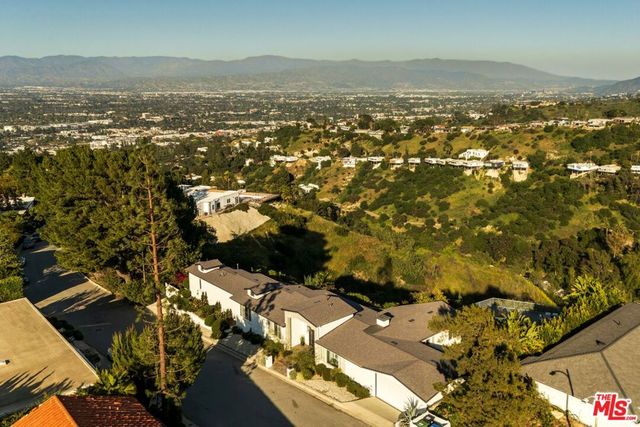 14652 Deervale Place, Sherman Oaks, CA 91403