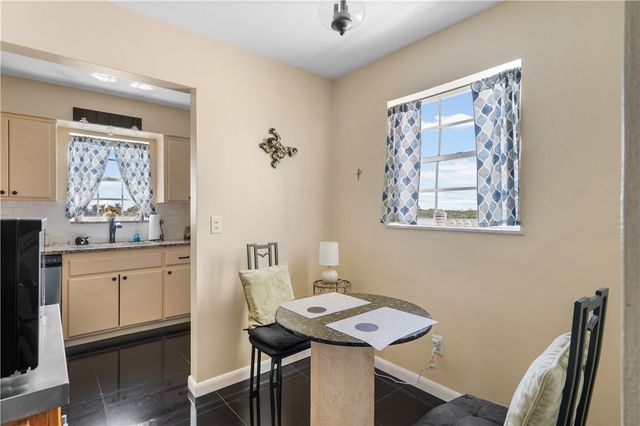 2333 Indian River Boulevard 401, Vero Beach, FL 32960