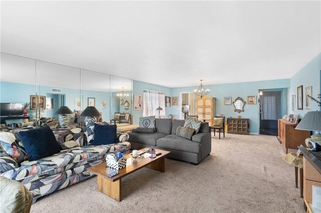 2333 Indian River Boulevard 401, Vero Beach, FL 32960