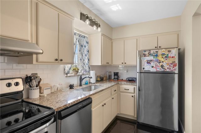 2333 Indian River Boulevard 401, Vero Beach, FL 32960