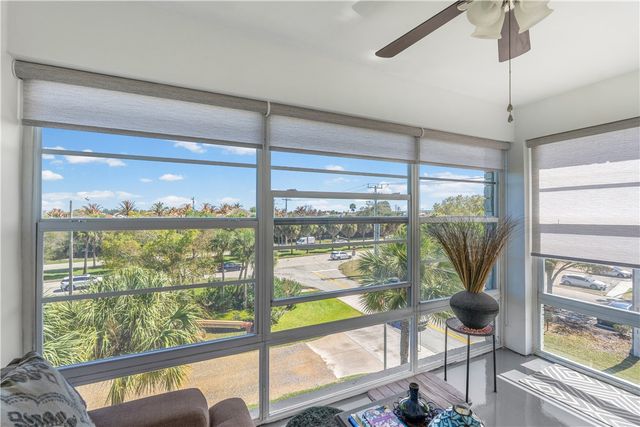 2333 Indian River Boulevard 401, Vero Beach, FL 32960