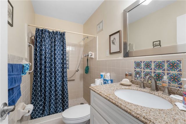 2333 Indian River Boulevard 401, Vero Beach, FL 32960