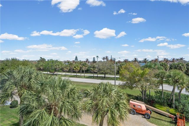 2333 Indian River Boulevard 401, Vero Beach, FL 32960