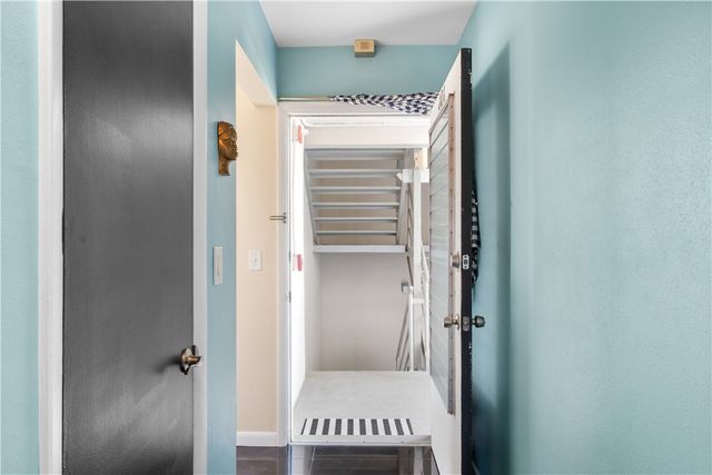 2333 Indian River Boulevard 401, Vero Beach, FL 32960