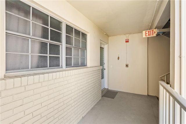 2333 Indian River Boulevard 401, Vero Beach, FL 32960