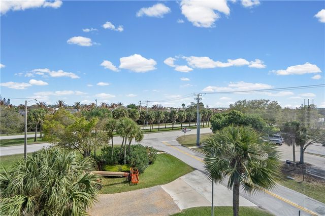 2333 Indian River Boulevard 401, Vero Beach, FL 32960