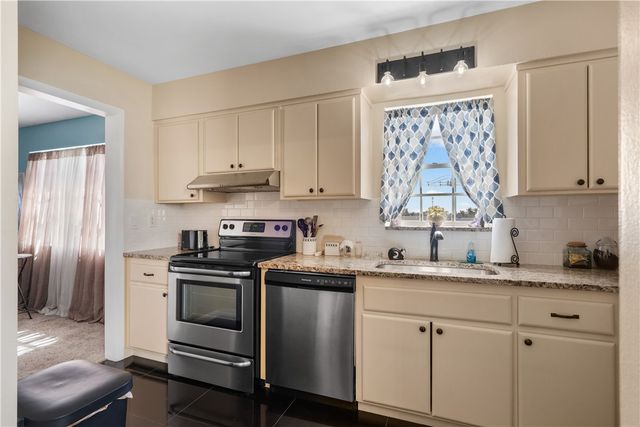 2333 Indian River Boulevard 401, Vero Beach, FL 32960