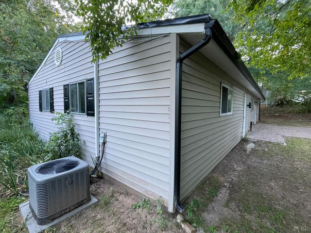 205 Forestview Circle, Bedford, VA 24523