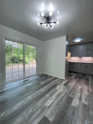 205 Forestview Circle, Bedford, VA 24523