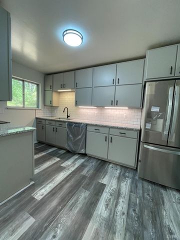 205 Forestview Circle, Bedford, VA 24523