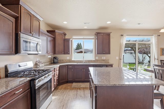 501 S St Charles St, Spokane Valley, WA 99037