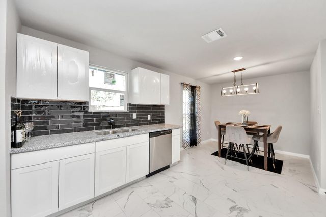 15123 Kaler Road, Houston, TX 77060