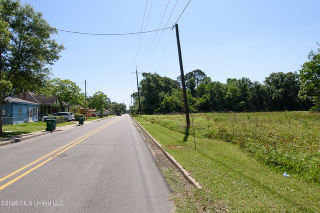 E Krebs Avenue, Pascagoula, MS 39567