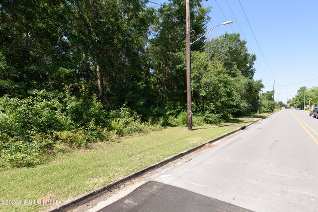 E Krebs Avenue, Pascagoula, MS 39567