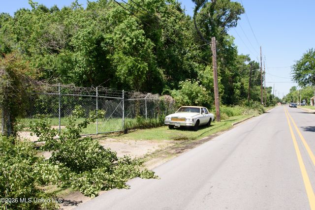 E Krebs Avenue, Pascagoula, MS 39567