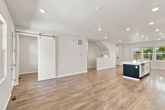 8806 Fraser River Loop, Littleton, CO 80125