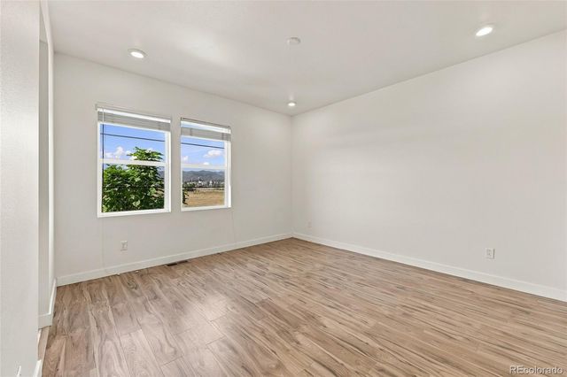 8806 Fraser River Loop, Littleton, CO 80125