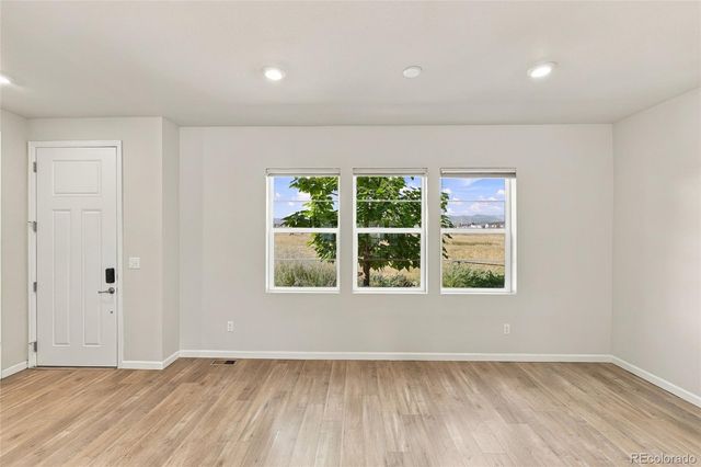 8806 Fraser River Loop, Littleton, CO 80125